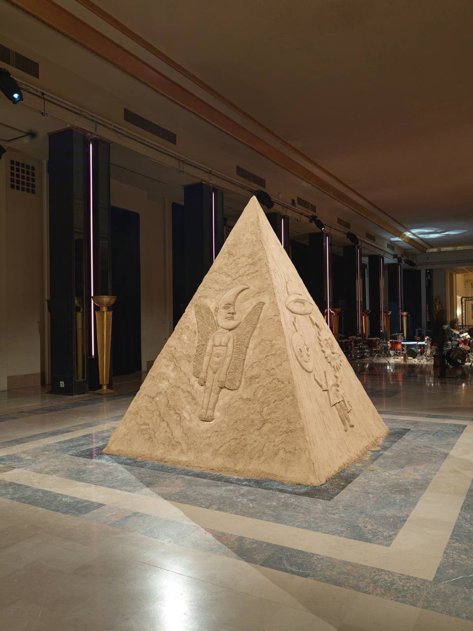Pyramide sand installation, view one